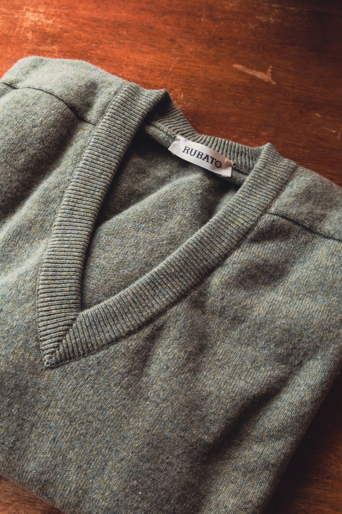 A Tempo Rubato Standard V Neck Lambswool Sweater in Verdant - Review